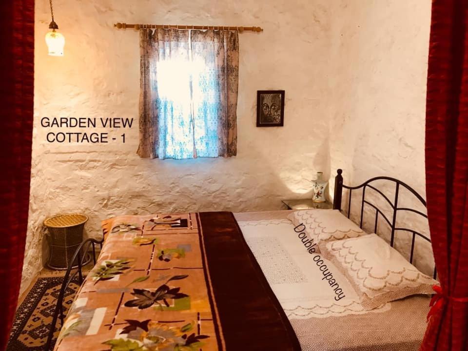Массури: Room in a British Era Bungalow