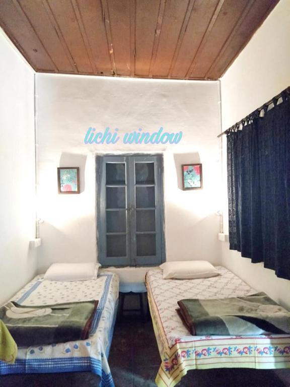 Массури: Room in a British Era Bungalow