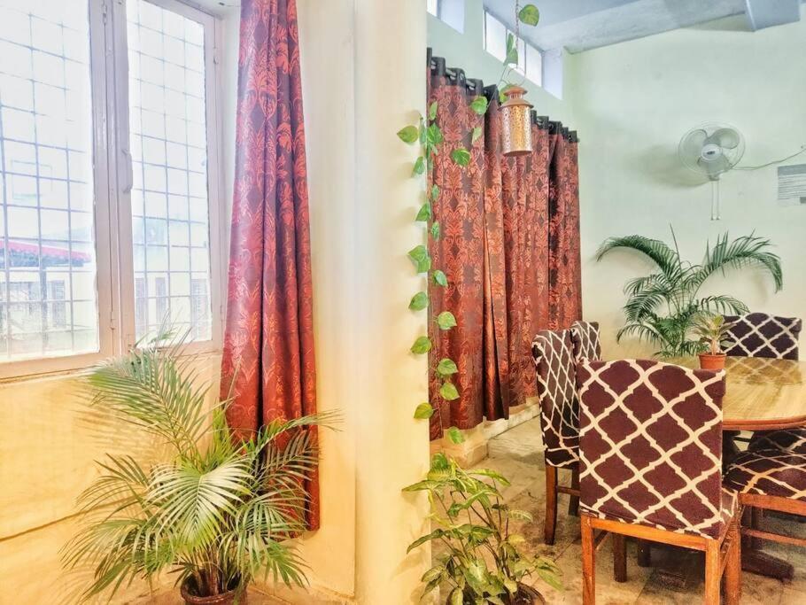 Дехрадун: Independent House - 3BHK