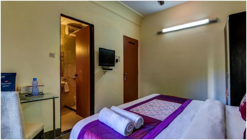 Мумбаи: OYO 2080 Apartment near Juhu Beach