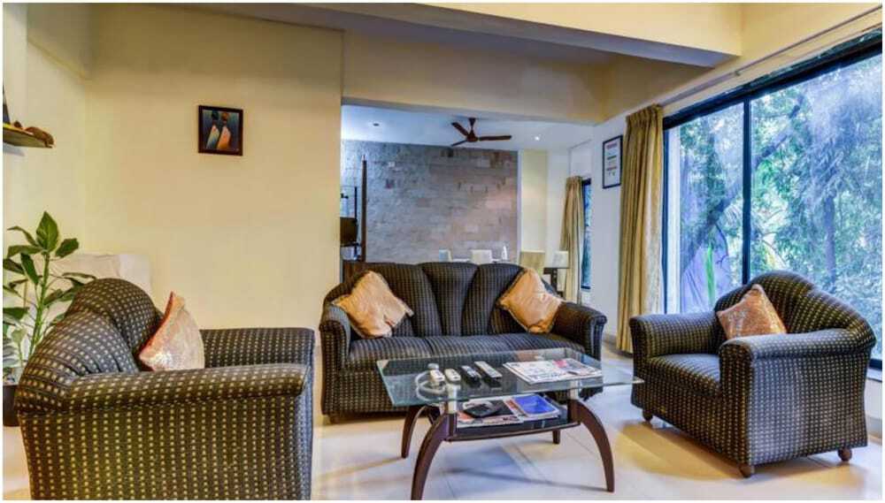 Мумбаи: OYO 2080 Apartment near Juhu Beach