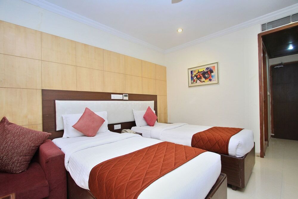 OYO 7361 Meenal Hotel — фото 6