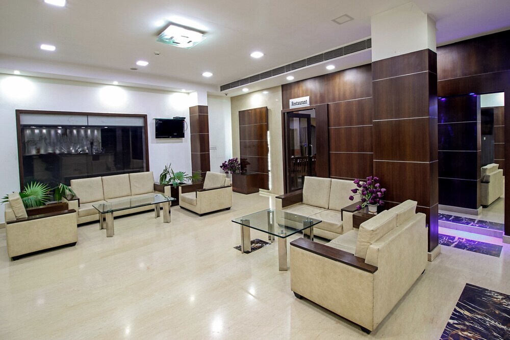 Бангалор: OYO 7361 Meenal Hotel