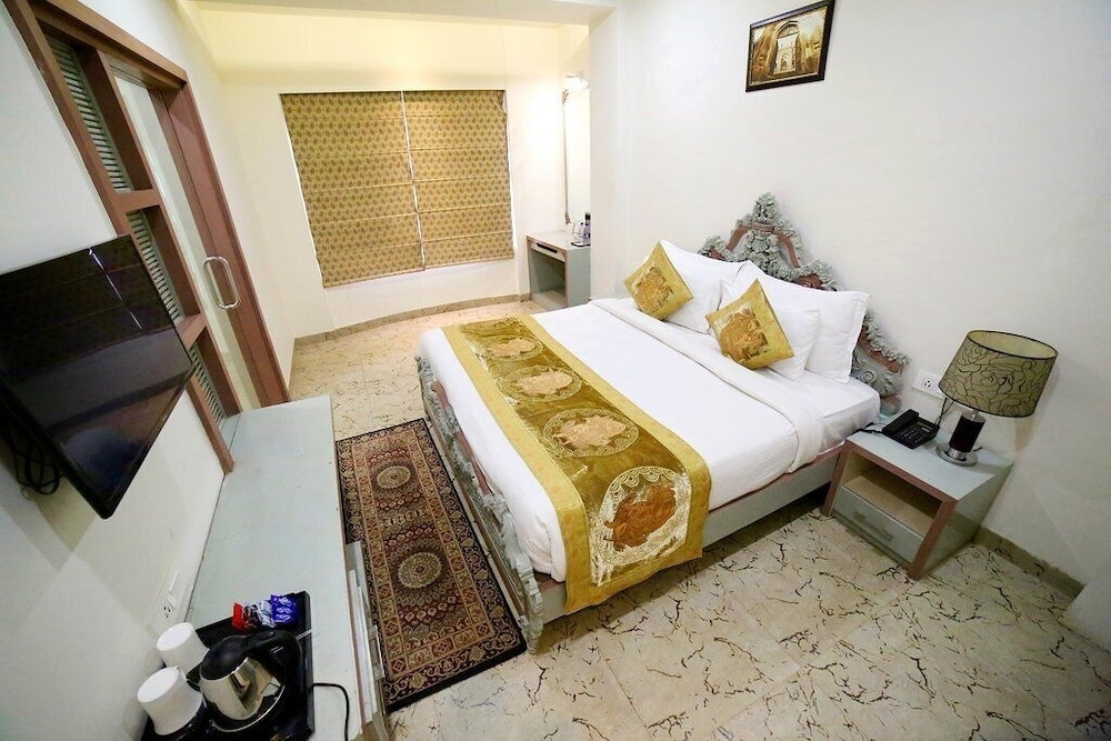 Варанаси: New Hotel Broadway