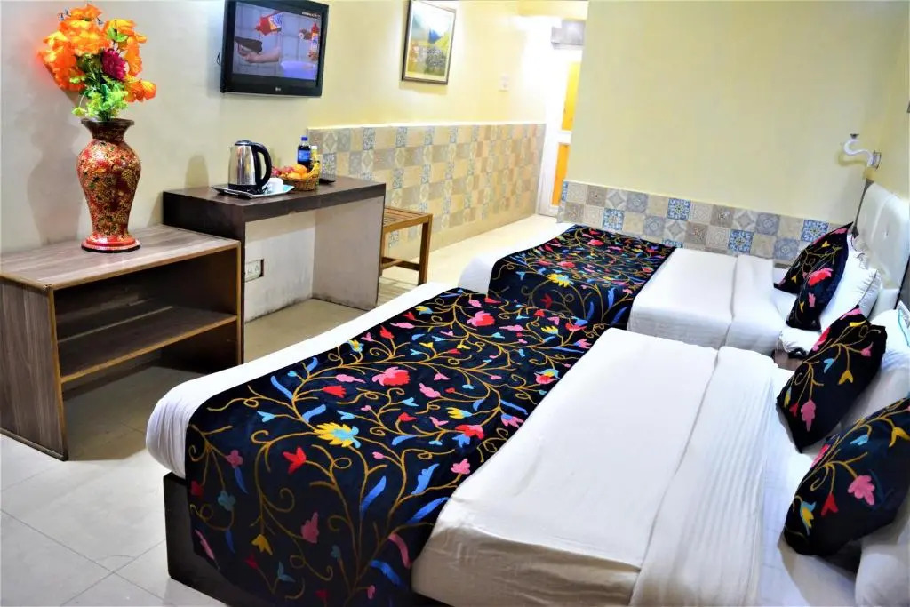 Шринагар: OYO 4529 Hotel Star of Kashmir