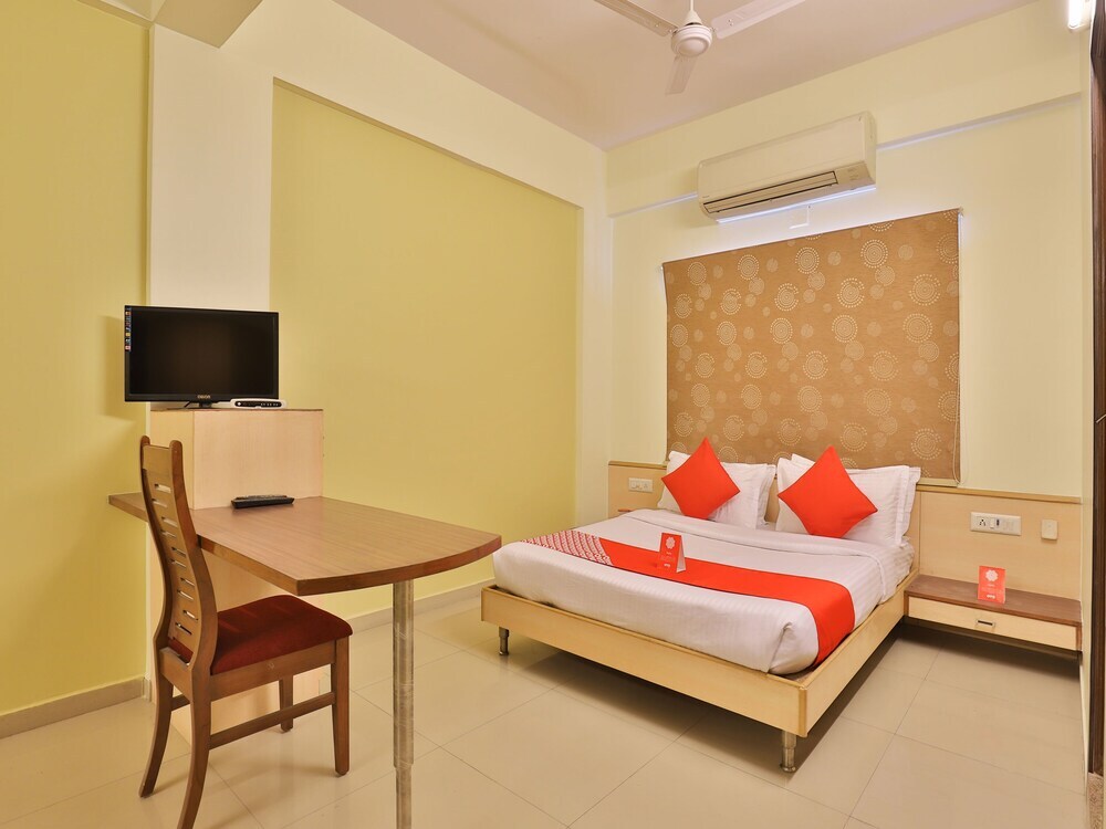 Ахмедабад: OYO 11718 Hotel Orion Apartments