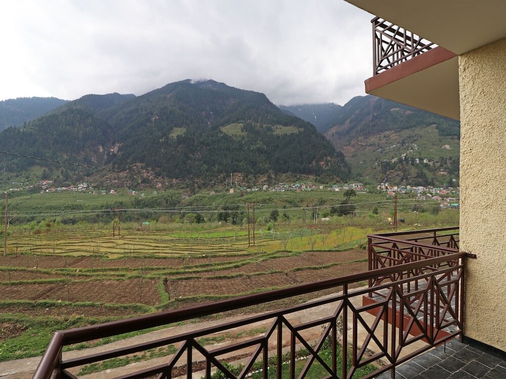 Манали: OYO 13697 Home Exotic Hill View Studio Naggar Road