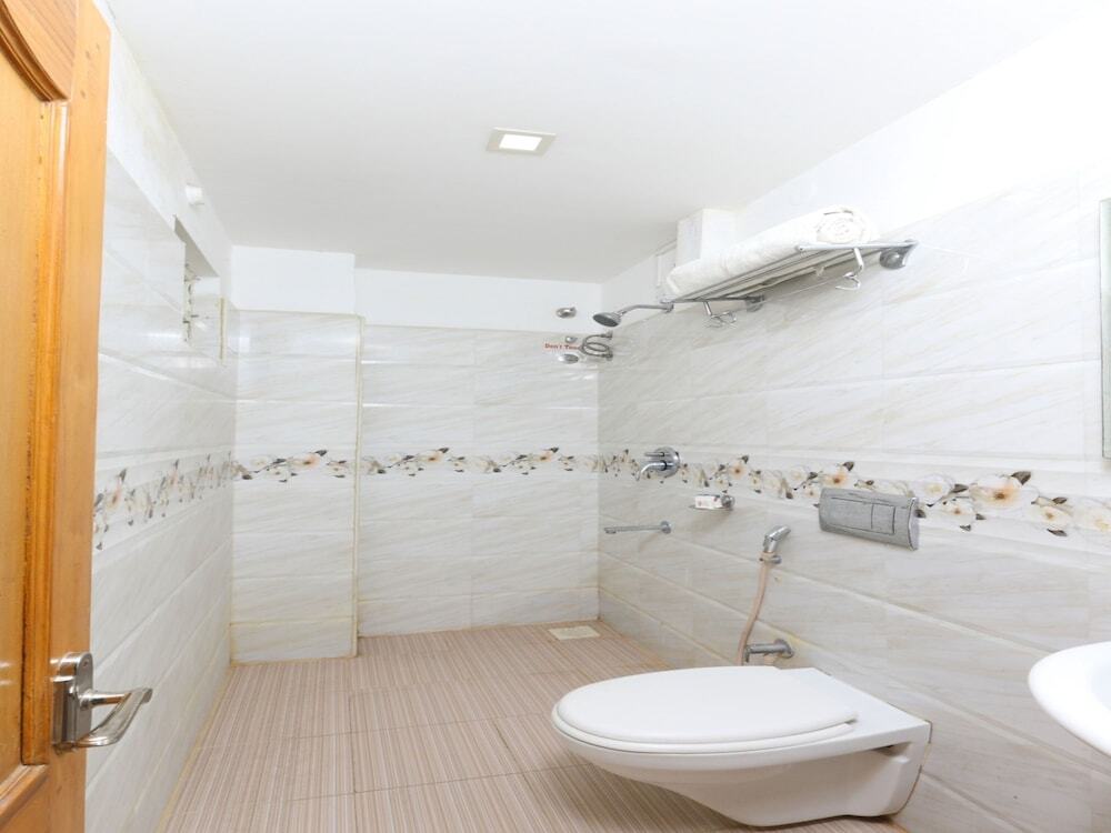 Тирупати: OYO 7366 GPR Inn