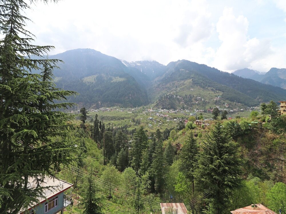 Манали: OYO 13715 Home Exotic River View Naggar Road