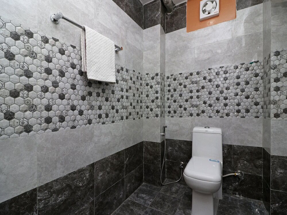 Манали: OYO 13715 Home Exotic River View Naggar Road