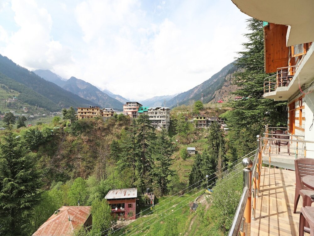 Манали: OYO 13715 Home Exotic River View Naggar Road