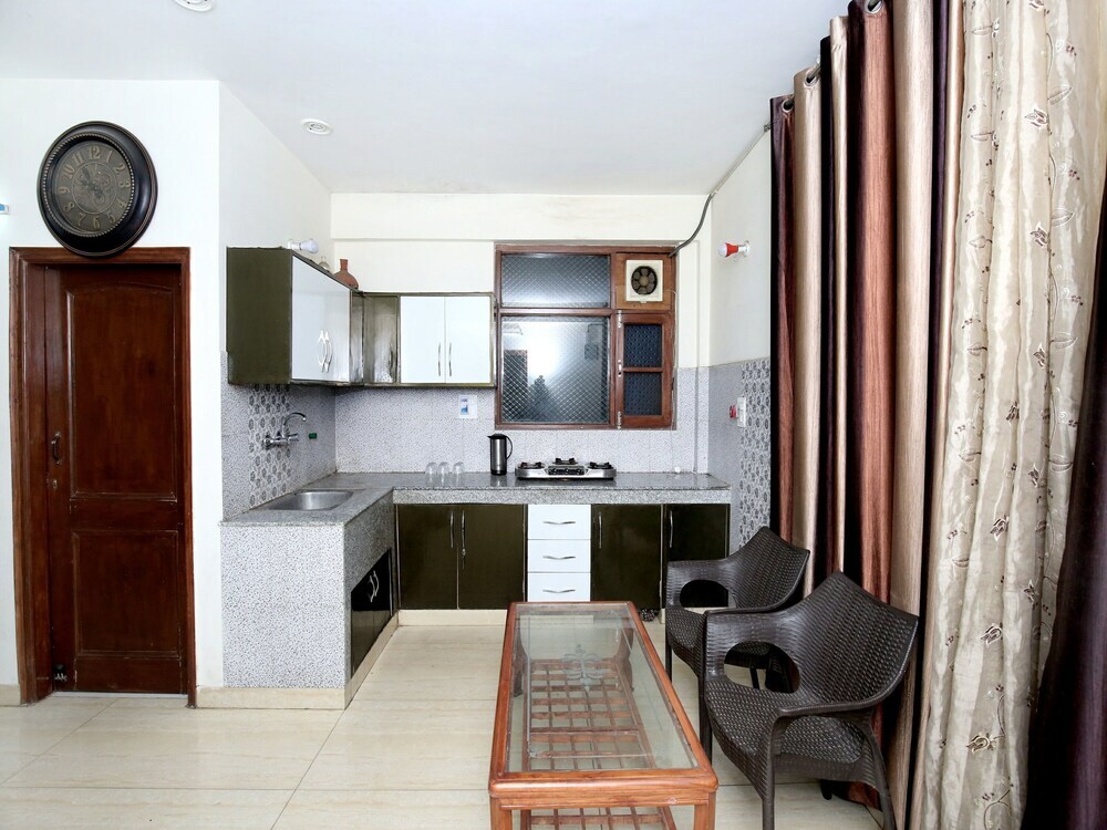 Солан: OYO 12267 Home 3BHK Barog View