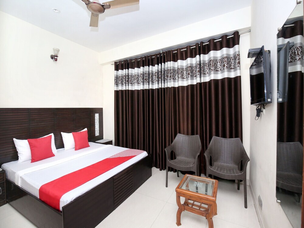 Солан: OYO 12267 Home 3BHK Barog View