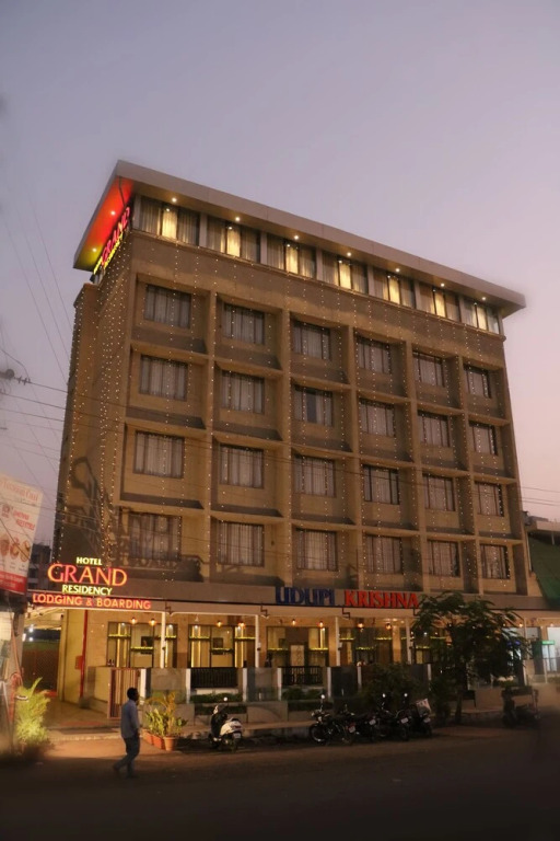 Тхане: Hotel Grand Residency