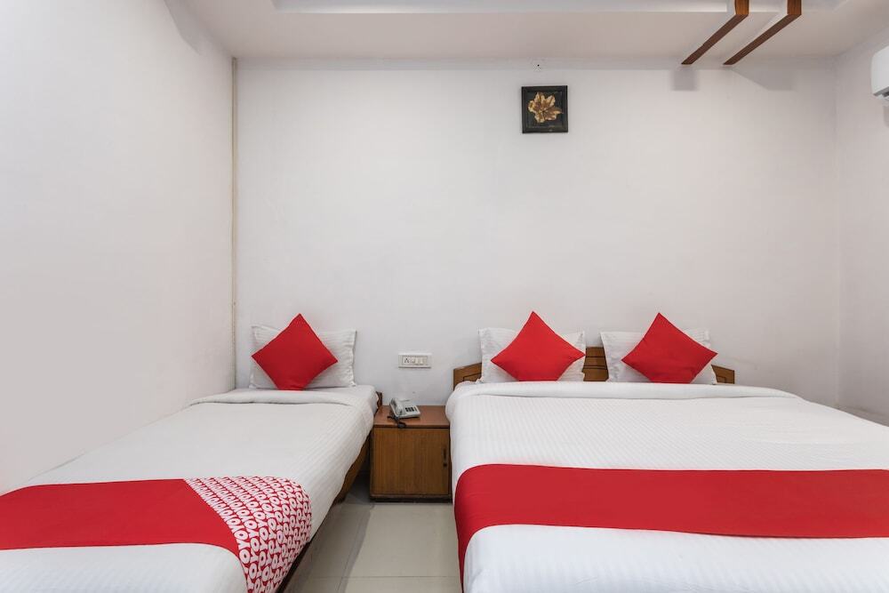 Индаур: OYO 22688 Hotel Shivrattan