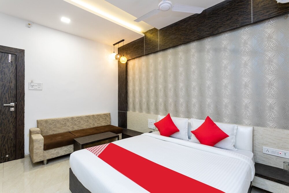 Индаур: OYO 22688 Hotel Shivrattan