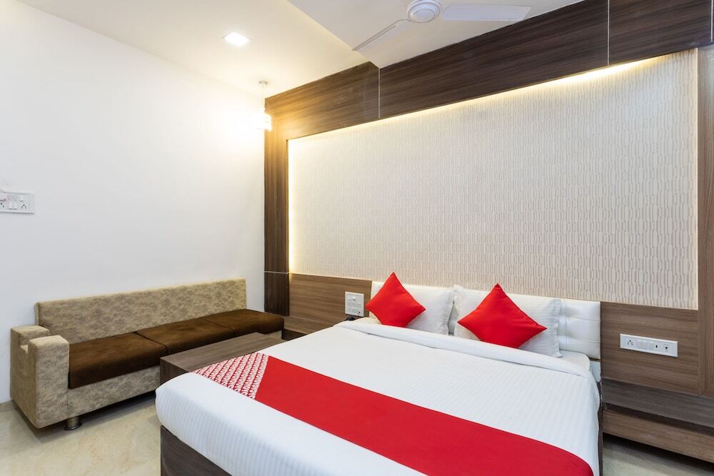 Индаур: OYO 22688 Hotel Shivrattan