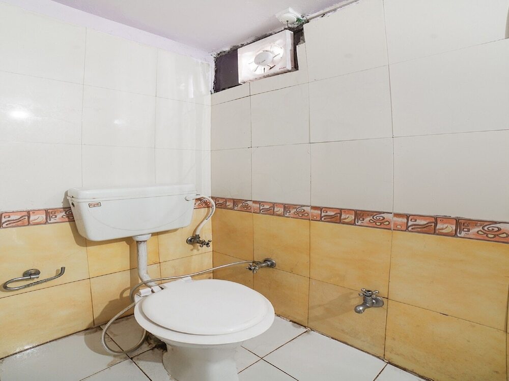 Индаур: OYO 22688 Hotel Shivrattan