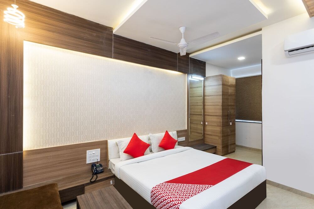 Индаур: OYO 22688 Hotel Shivrattan