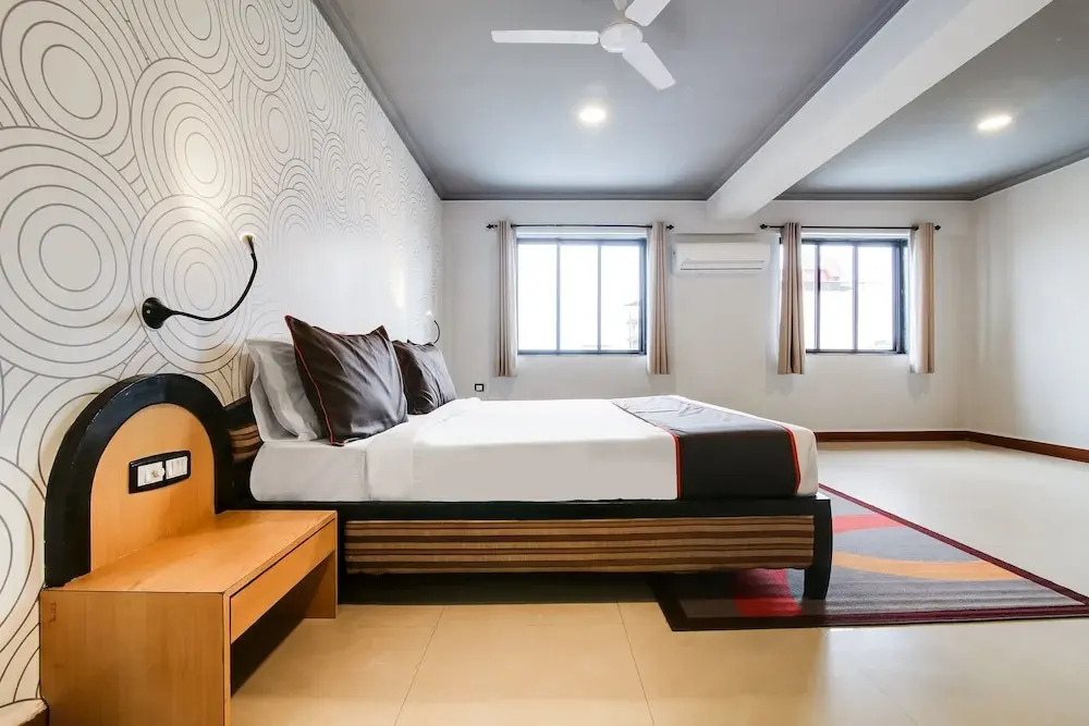 Collection O 30093 Hotel Om Shiv — фото 3