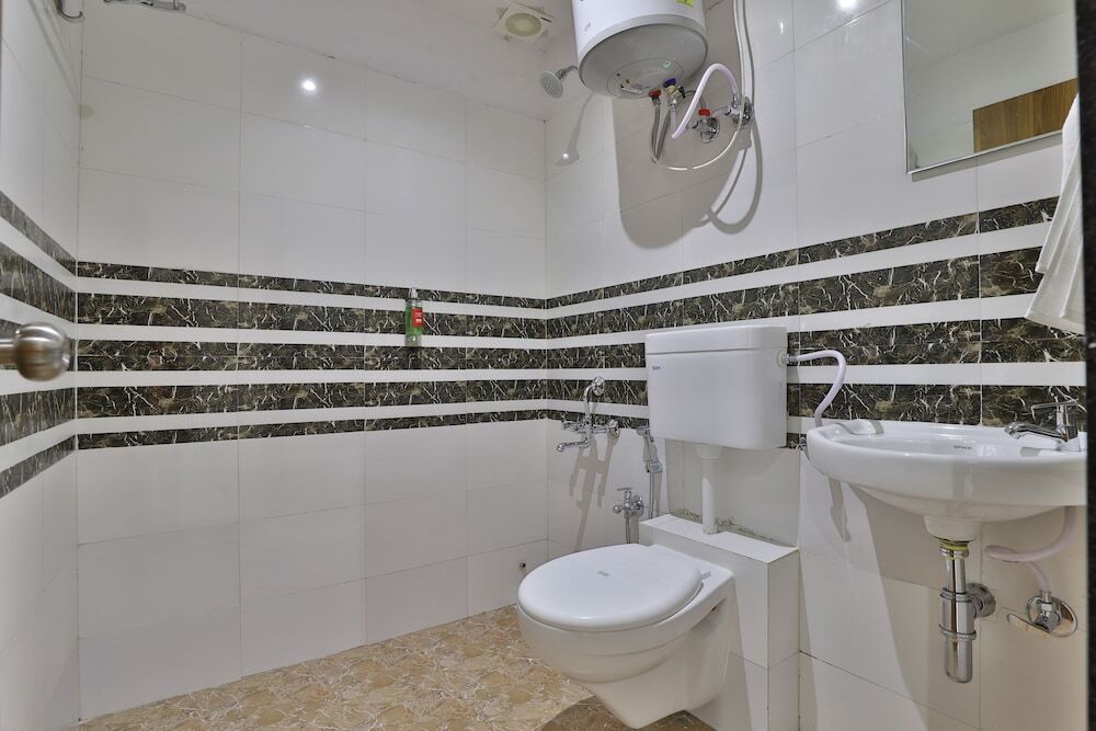 Сурат: OYO Flagship 30762 Vivanna
