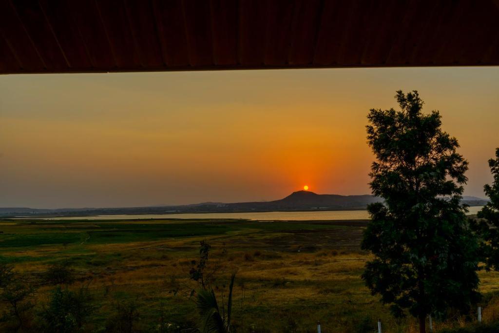 Нашик: Lake View Holiday Villa Near Sula Wine Yard With 3 BdRms