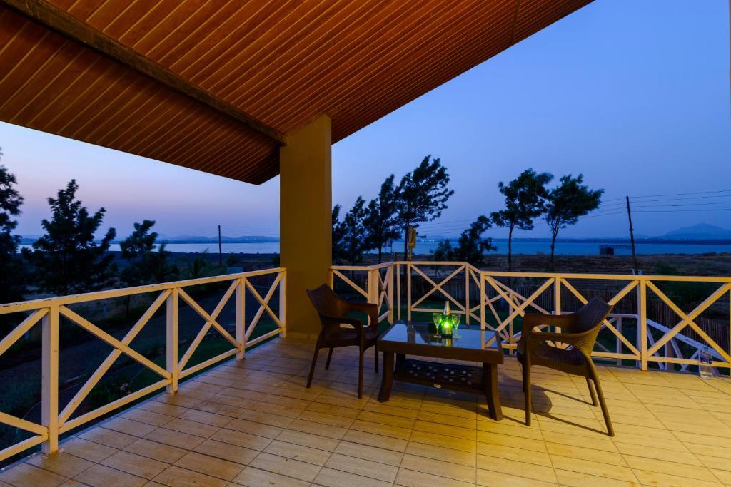 Нашик: Lake View Holiday Villa Near Sula Wine Yard With 3 BdRms