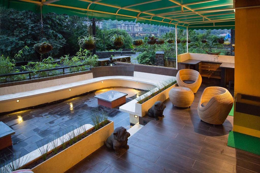Амби Вэлли Сити: Lavasa Luxury Deck Apartment