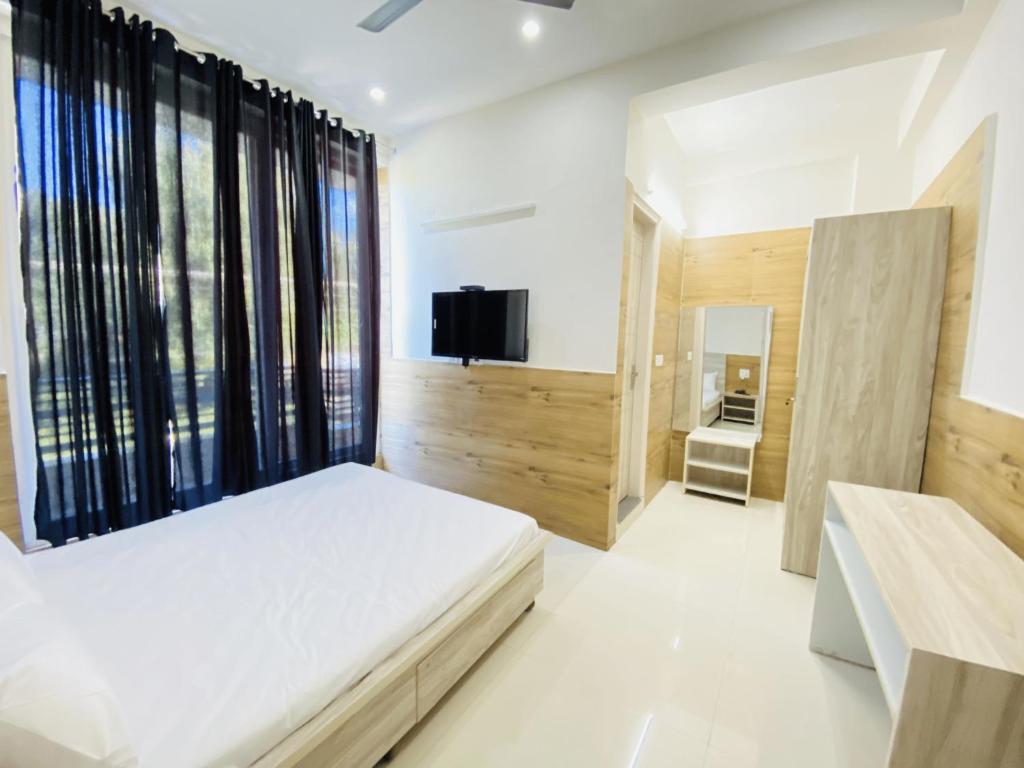 Кангра: Luxury Low Cost Rooms Dharamsala Lift Wifi 5G