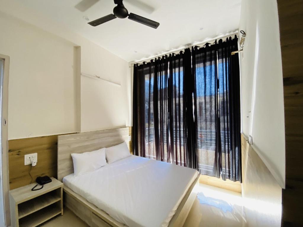 Кангра: Luxury Low Cost Rooms Dharamsala Lift Wifi 5G