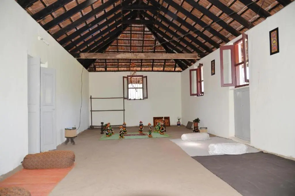 Какабе: Sardar Bahadur's Heritage Bungalow Estate Stay