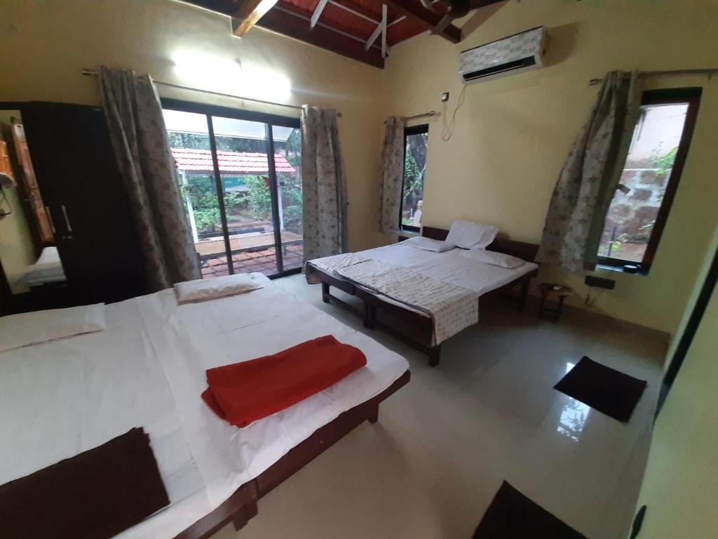 Triskelion - Bed and Breakfast, Family home stay by Joshi Brothers — фото 2