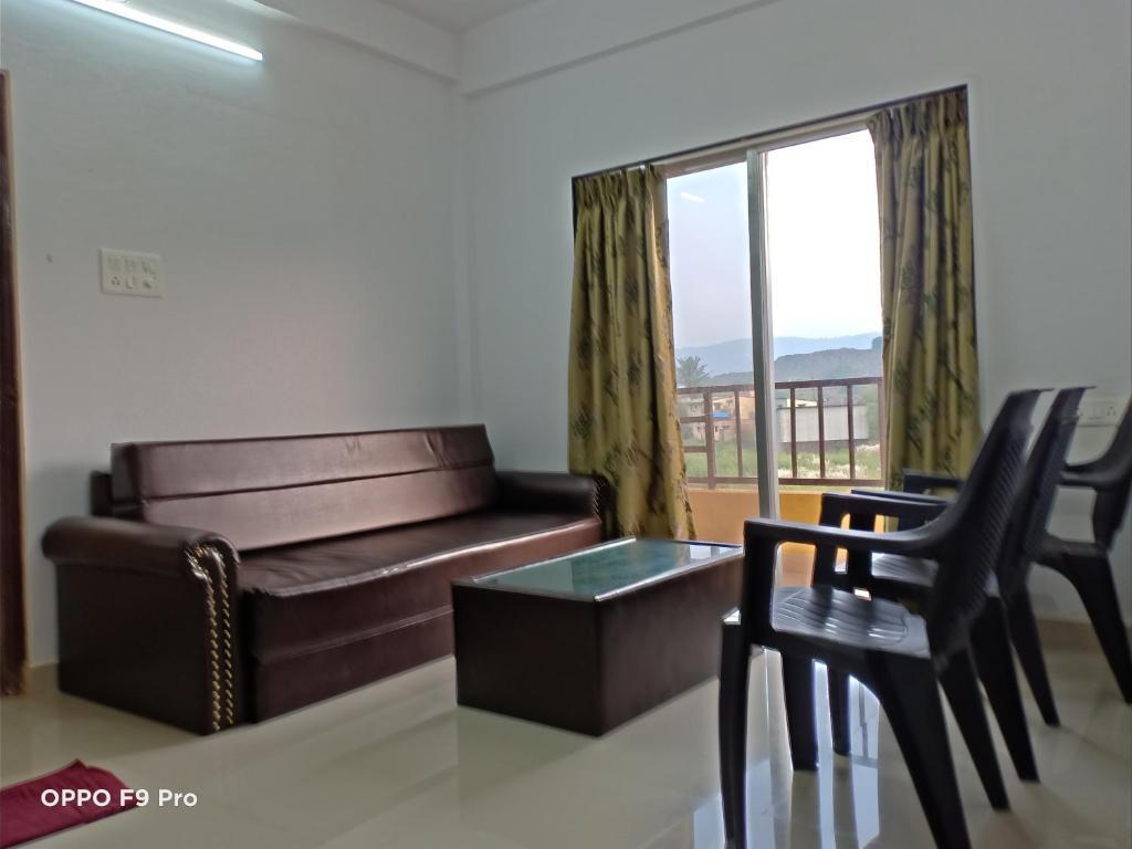 Лонавала: HILL VIEW RESIDENCE ROOM No 4