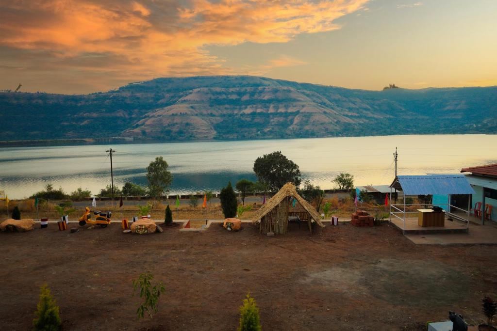 Олд-Махабалешвар: Shivar Mahu Dam Camping