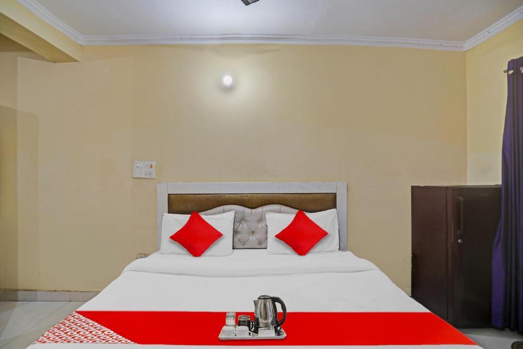 Газиабад: OYO Flagship 70331 Hotel Sharma Inn