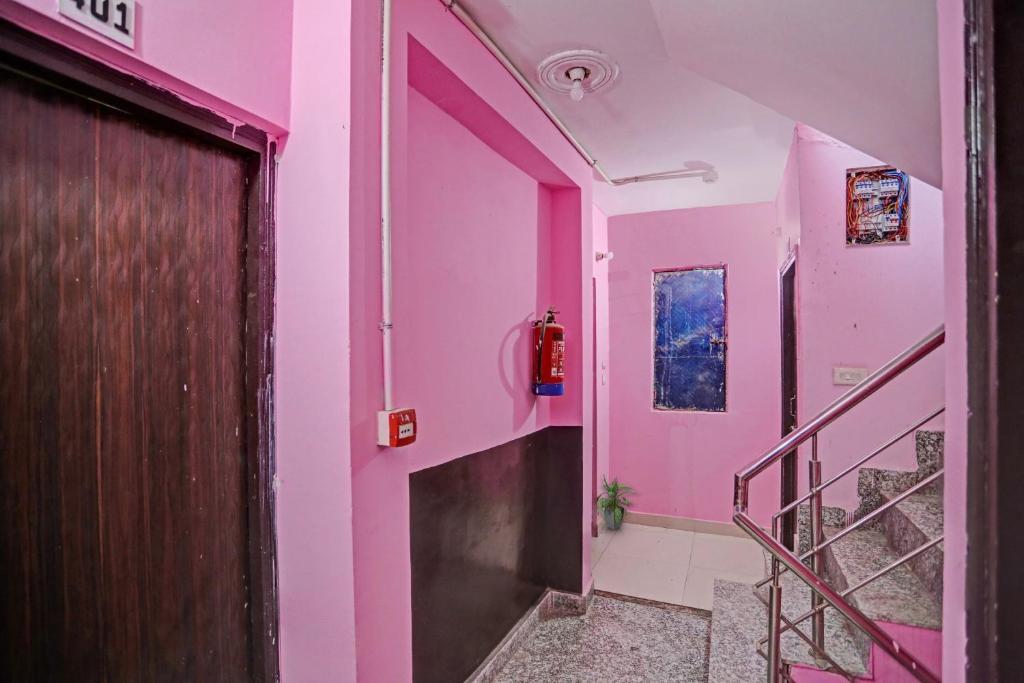 Газиабад: OYO Flagship 70331 Hotel Sharma Inn