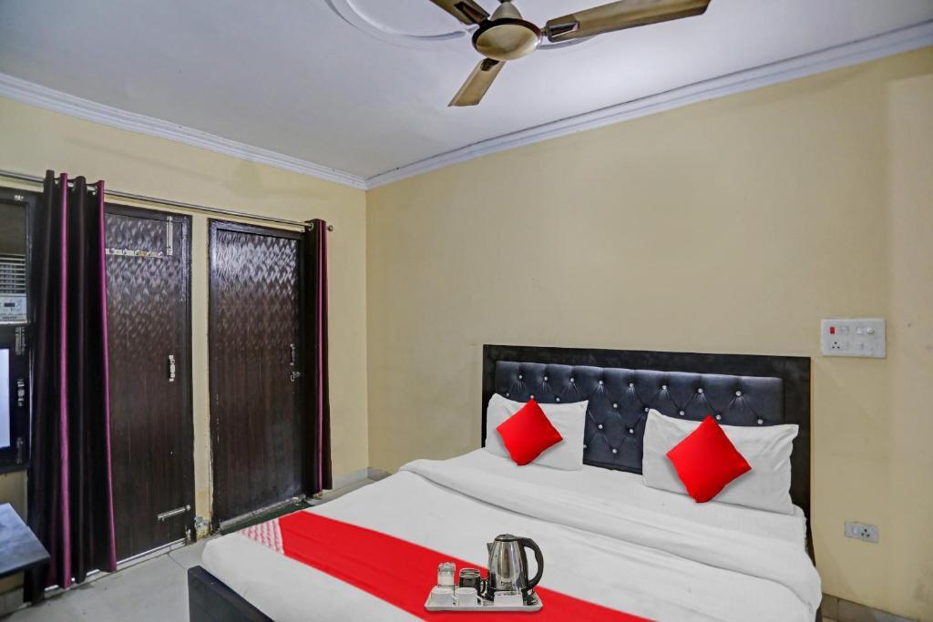 Газиабад: OYO Flagship 70331 Hotel Sharma Inn
