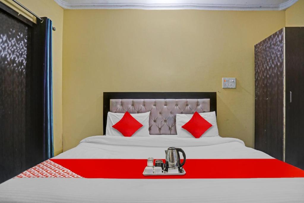 Газиабад: OYO Flagship 70331 Hotel Sharma Inn