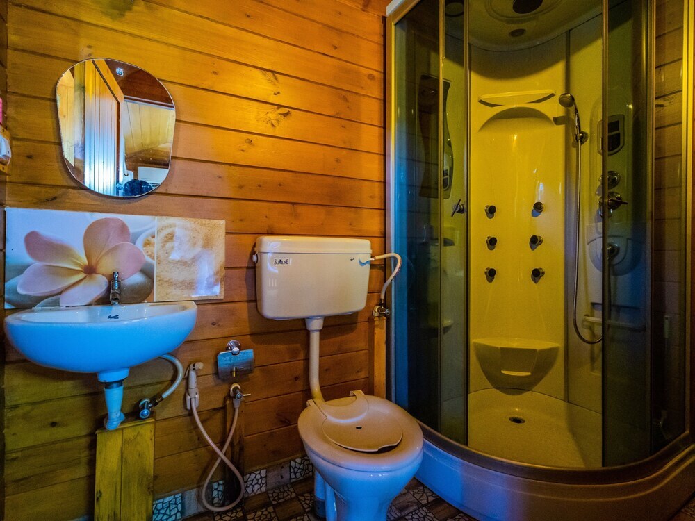 Эрамаллур: OYO 14514 Home Woodhive 2BHK Villa