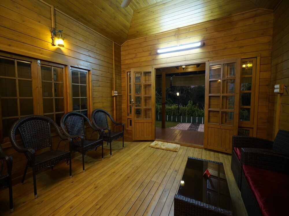 Эрамаллур: OYO 14514 Home Woodhive 2BHK Villa