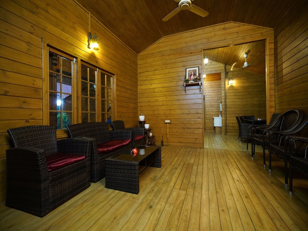 Эрамаллур: OYO 14514 Home Woodhive 2BHK Villa