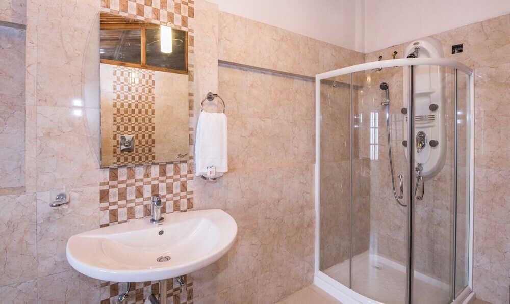 Шиллонг: Treebo Markynti Guest House