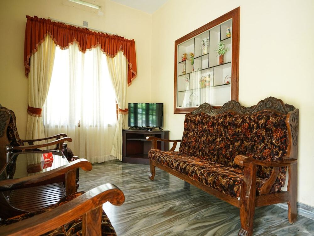 Эрамаллур: OYO 14172 Home Modern 2 BHK Palarivattam