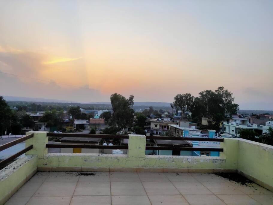 Дехрадун: Cheerful - 3BHK Villa DDN/RKESH/HRDWR near airport
