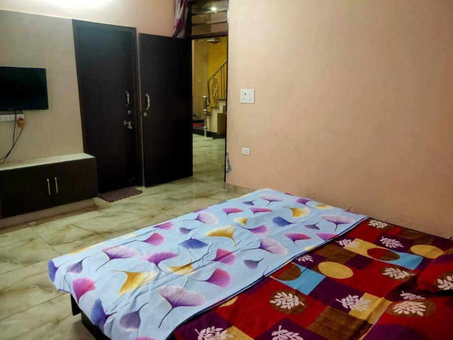 Дехрадун: Cheerful - 3BHK Villa DDN/RKESH/HRDWR near airport