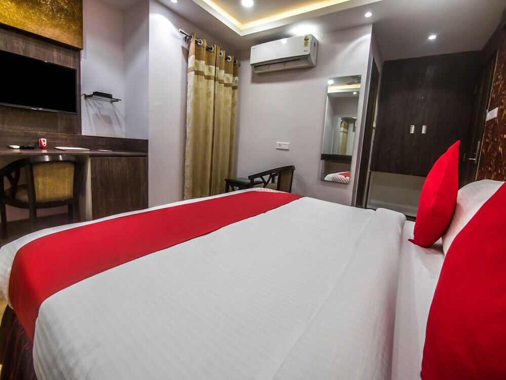 Гувахати: OYO 15582 Hotel Vrinda Regency
