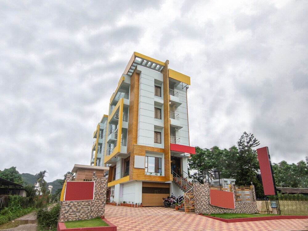 Гувахати: OYO 15582 Hotel Vrinda Regency