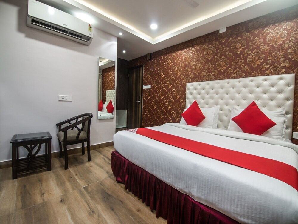 Гувахати: OYO 15582 Hotel Vrinda Regency