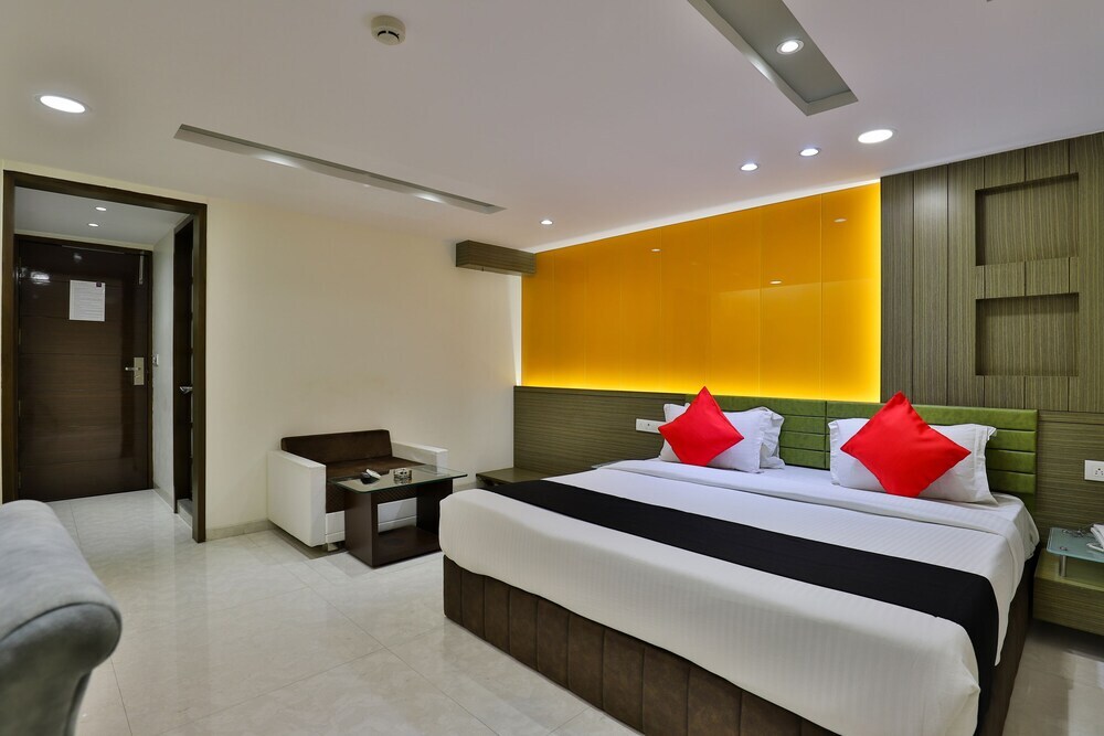Ахмедабад: Capital O 23214 Hotel The Lotus Park