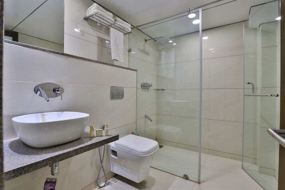 Ахмедабад: Capital O 23214 Hotel The Lotus Park
